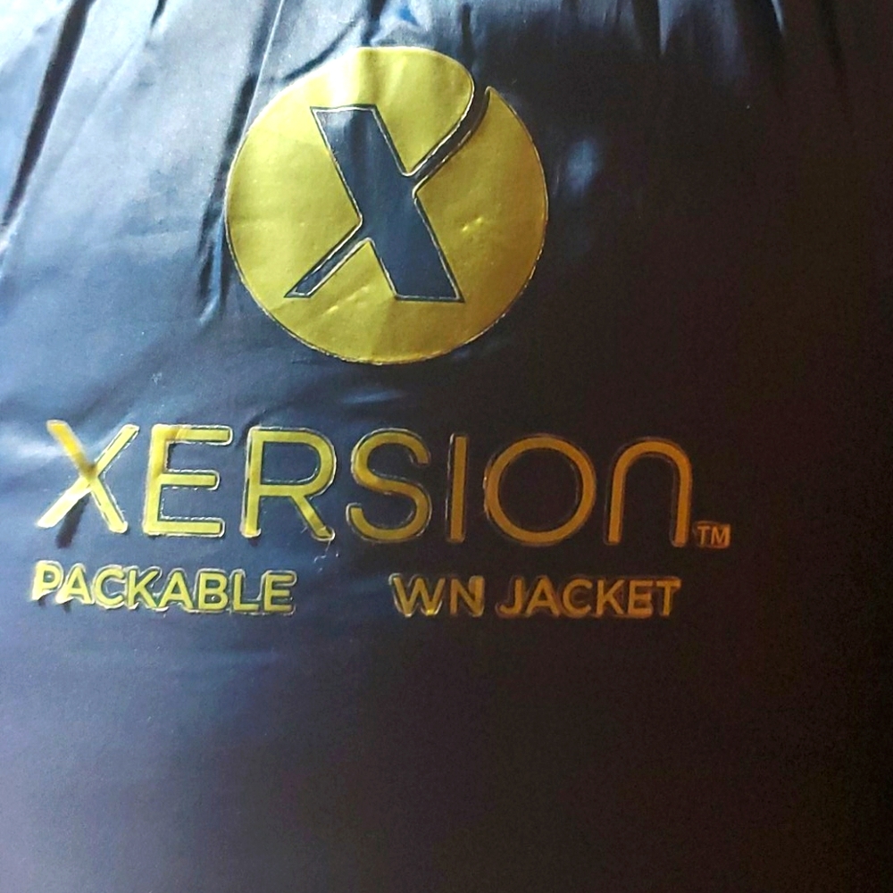 Xersion XL mens puffer jacket. Packable.